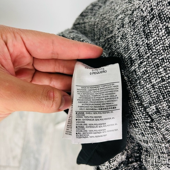 Banana Republic Black & White Tweed Sleeveless Elagabalus Circle Dress - Picture 6 of 6